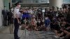 香港警方国安处长涉不当行为休假受查 民主派批警队严人宽己难服众