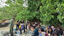 ရိုဟင်ဂျာ ၃ ဦး ထိုင်းလူမှောင်ခိုကားထဲ သေဆုံး ရိုဟင်ဂျာ ၃ ဦး ထိုင်းလူမှောင်ခိုကားထဲ သေဆုံး