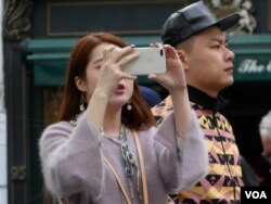 根据业界预测,中国人到2030年将占全球旅游的四分之一。(美国之音德特默拍摄)