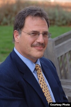 知名民主转型研究学者、斯坦福大学戴雅门教授(香港溯源书社图片)