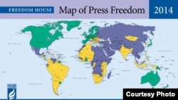 自由之家2014年全球新闻自由度地图:绿色为享有新闻自由的国家或地区;黄色为享有部分新闻自由的国家或地区;蓝色为没有新闻自由的国家或地区 (资料来源: 自由之家)