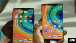 在德国慕尼黑登台的华为新Mate 30手机系列