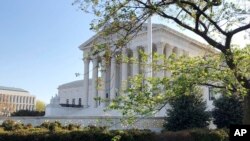 美国最高法院2020年4月6日(资料照片)。