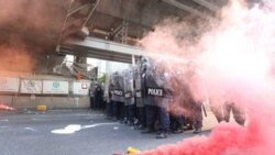 ဘန်ကောက်ကုလရုံးရှေ့ မြန်မာဆန္ဒပြပွဲ ထိုင်းရဲဟန့်တား ဘန်ကောက်ကုလရုံးရှေ့ မြန်မာဆန္ဒပြပွဲ ထိုင်းရဲဟန့်တား