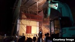 ကျောက်ပန်းတောင်းမြို့နယ်ထဲမှာ ဆောက်လက်စအဆောက်အဦးတခုဖျက်ဆီး (credit Ko Myo Ko Ko )