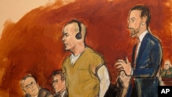 资料图片:法庭素描显示退役委内瑞拉将军克利弗·阿尔卡拉与辩护律师一起站在纽约的联邦法庭。(2024年1月18日)