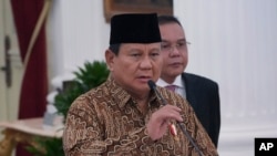 印尼总统苏比安托甫就任几天之际,印尼两度将一艘中国海警船驱离南中国海争议水域,考验两国关系。(美联社:2024年10月20日)