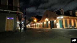 2020年3月19日近乎荒芜的新奥尔良法国区波旁街。