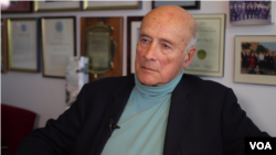 美国著名国际政治学者、哈佛大学教授约瑟夫·奈2018年10月在办公室接受美国之音记者莉雅的专访。(资料照片)