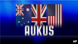 "AUKUS"是把澳大利亚的英文缩写"AU",英国的英文缩写"UK"和美国的英文缩写"US"联拼在一起,中文读音“奥库斯”。