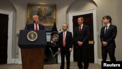 美国总统特朗普2025年1月21日在白宫罗斯福厅就人工智能基础设施发表讲话。