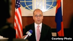 美国国务院助理国务卿拉塞尔(美国国务院图片)