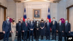 台湾总统会见来自波罗的海三国的代表团 (2021年11月29日)