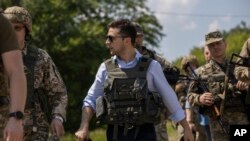 Травень 2019-го року. Президент України Володимир Зеленський відвідує Луганську область