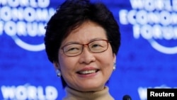 香港特首林郑月娥拒绝回答普通话和粤语哪个是母语