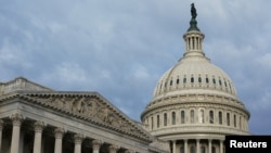 资料照片:2023年12月1日在美国首都华盛顿的美国国会大厦。美国国会谈判代表本月16之17日周末一直在努力制定一项紧急协议,将对乌克兰和以色列的援助及新的边境安全联系起来。(路透社图片)