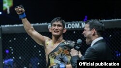 ONE Middleweight ချန်ပီယံဆုကို ဆွတ်ခူးခဲ့တဲ့ Aung La N Sang။ ဓာတ်ပုံ- ONE Championship
