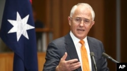 Thủ tướng Malcolm Turnbull phát biểu trước truyền thông trong buổi họp báo tại Tòa nhà Quốc hội ở Canberra, Úc, ngày 8 tháng 5 năm 2016.