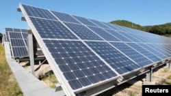 နေရောင်ခြည်စွမ်းအင်သုံး Solar Power Plant။