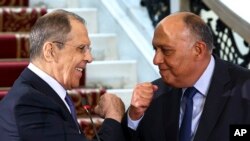 Глава МЗС Росії Сергій Лавров та глава МЗС Єгипту Самех Шукрі, Каїр, 12 квітня 2021. Фото: Russian Foreign Ministry Press Service/AP