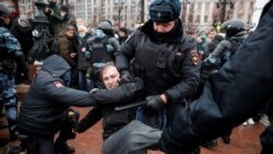 ရုရှားအတိုက်အခံခေါင်းဆောင် Navalny ရဲ့ဇနီး အပါအဝင် လူရာချီ အဖမ်းခံရ ရုရှားအတိုက်အခံခေါင်းဆောင် Navalny ရဲ့ဇနီး အပါအဝင် လူရာချီ အဖမ်းခံရ