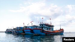 Tàu cá Việt Nam ở Lý Sơn.