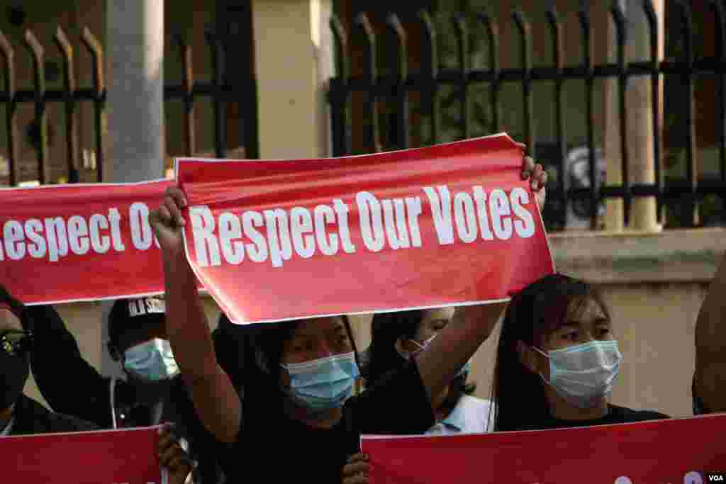 မန္တလေးမြို့က စစ်အာဏာသိမ်း ဆန့်ကျင်ဆန္ဒပြပွဲ မြင်ကွင်း။