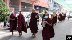 မှတ်တမ်းဓါတ်ပုံ- ၂၀၂၀ ဧပြီလက ဆွမ်းခံကြွလာတဲ့ သံဃာတော်များ