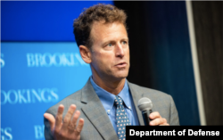 资料照:布鲁金斯学会高级研究员、国防问题专家欧汉龙。(照片来自美国国防部)