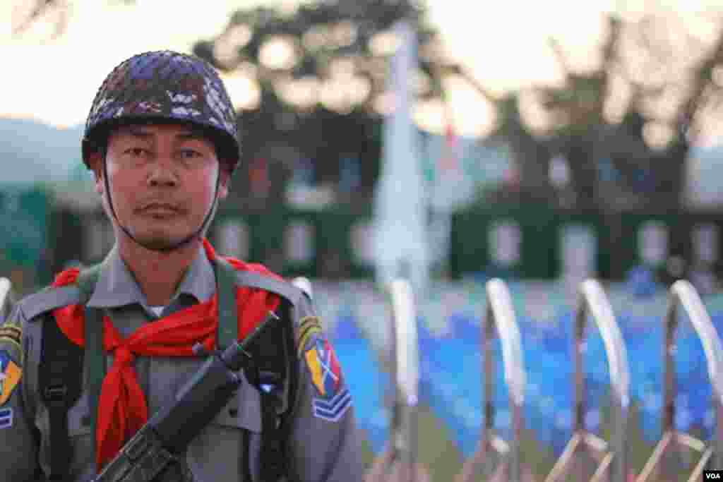 ပြည်ထောင်စုနေ့အခမ်းအနားပြင်ဆင်နေတဲ့ သတင်းဓါတ်ပုံများ 