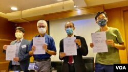 香港民意研究所10月16日公布民调显示,56%受访市民相信香港警方早知悉12港人离境计划 (美国之音/汤惠芸)