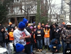 会场外的抗议者