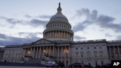 资料照片:美国国会大厦。(2023年12月6日)