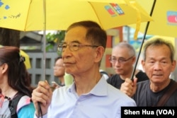 2019年5月26日民主党创党主席李柱铭出现在游行队伍中 (美国之音记者申华拍摄