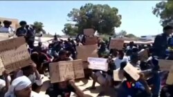 လစ်ဗျား ထိန်းသိမ်းရေးစခန်းက ရွှေ့ပြောင်းလာသူများ လစ်ဗျား ထိန်းသိမ်းရေးစခန်းက ရွှေ့ပြောင်းလာသူများ