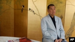 资料图片:香港壹传媒创办人黎智英2020年7月1日在香港接受媒体采访。