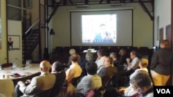 纪念碑人权组织组办的阿尔巴尼亚问题讨论会。(美国之音白桦拍摄)