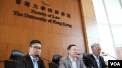 和平占中三位发起人陈健民(左起)、戴耀庭以及朱耀明牧师(美国之音海彦拍摄)