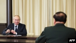 俄罗斯总统普京2023年11月8日在莫斯科会见中共中央军委副主席张又侠。(俄罗斯官方照片)