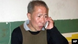 武汉民主人权活动人士秦永敏在家中(资料照)