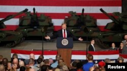 特朗普2019年3月20日在俄亥俄州一家军工厂发表演讲（路透社）