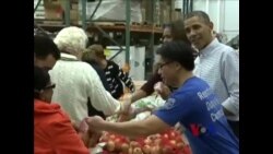 奥巴马总统到食品救助机构做义工 奥巴马总统到食品救助机构做义工