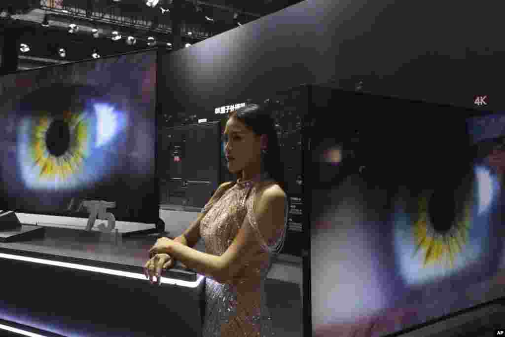 2018年11月6日,上海中国国际进口博览会上的三星电视展位。