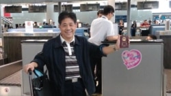 冯正虎在上海机场被拒绝出关(冯正虎推特图片)