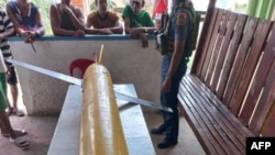 2024年12月30日,菲律宾渔民发现了一艘疑似来自中国的无人潜艇,菲律宾军方正在调查它的来路与意图。(菲律宾国家警察提供/法新社发布)