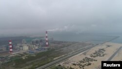 Hình ảnh nhà máy thép Formos ở Hà Tĩnh. Công ty này đã thừa nhận xả thải độc ra biển và đồng ý đền bù 500 triệu đô la cho nạn nhân của thảm họa môi trường biển này.