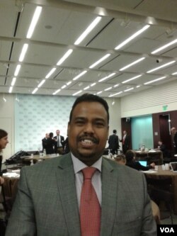 吉布提驻美使馆领事伊斯梅尔·吉马(美国之音申华拍摄)