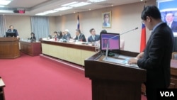 台湾立法院内政委员会3月21日质询的情形 (美国之音张永泰拍摄)