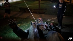 2020年6月20日,首都华盛顿唯一的一座南北战争时期南方邦联派克将军的雕像被推倒。