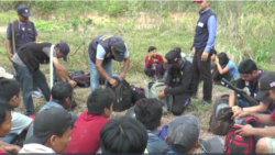 မလေးရှားကို ခိုးထုတ်မည့် မြန်မာ (၃၈) ဦး ထိုင်း ရဲ ဖမ်းဆီး မလေးရှားကို ခိုးထုတ်မည့် မြန်မာ (၃၈) ဦး ထိုင်း ရဲ ဖမ်းဆီး